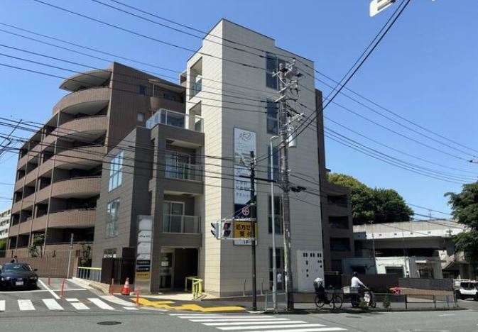 「上永谷」駅 徒歩２分 駅前ロータリーに面しているため視認性が非常に高い物件
