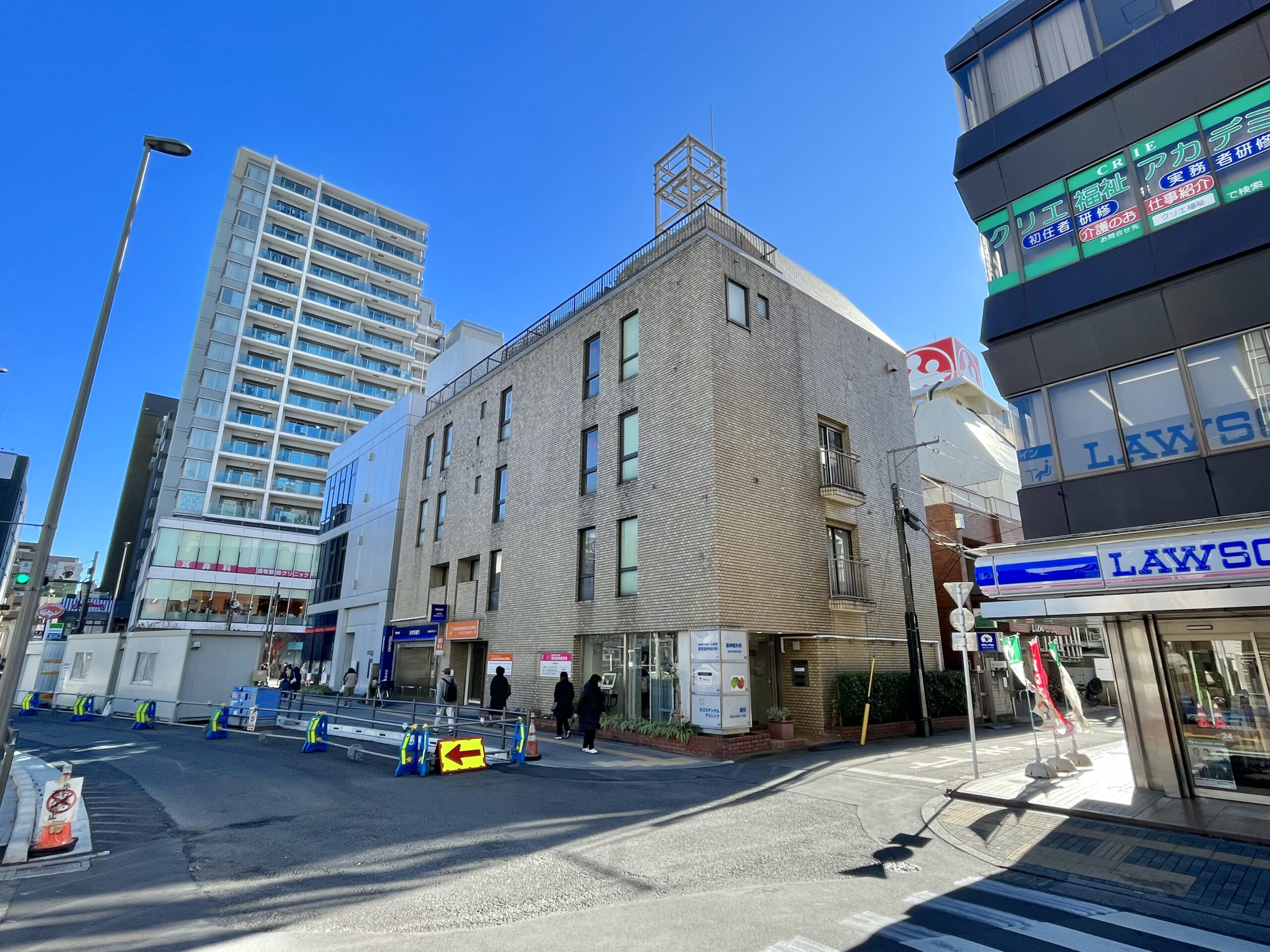 「調布」駅 徒歩２分 南口の大きな広場に隣接した視認性良好 居抜き物件