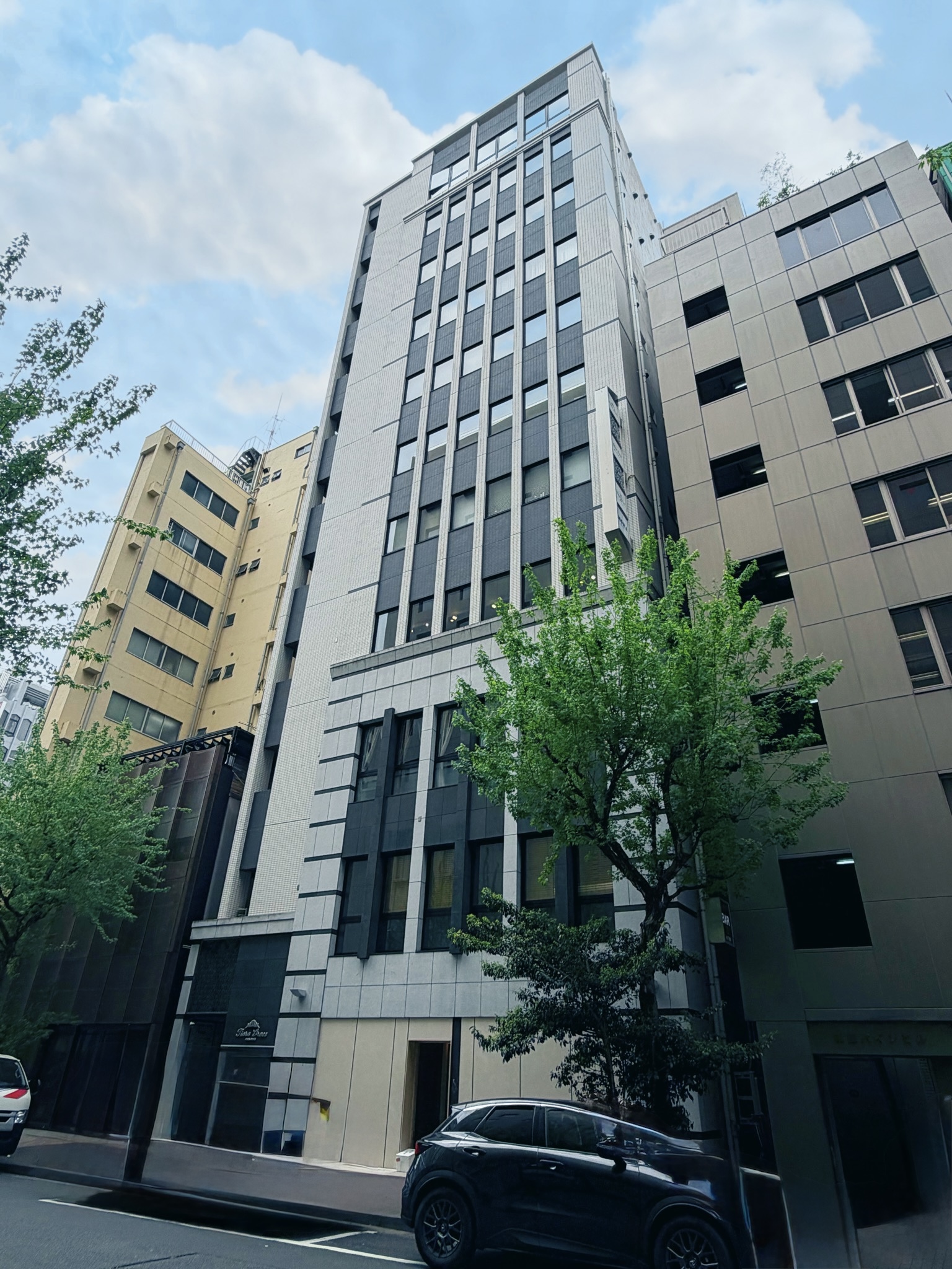 「銀座駅」徒歩５分 複数路線利用可アクセス良好 レイアウトしやすい形の店舗物件残り１室！