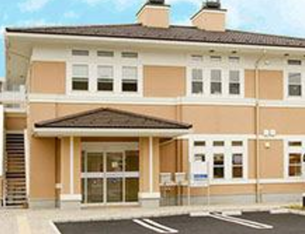 「はるひ野駅」徒歩２分 線路沿いの視認性良好なクリニックビレッジ