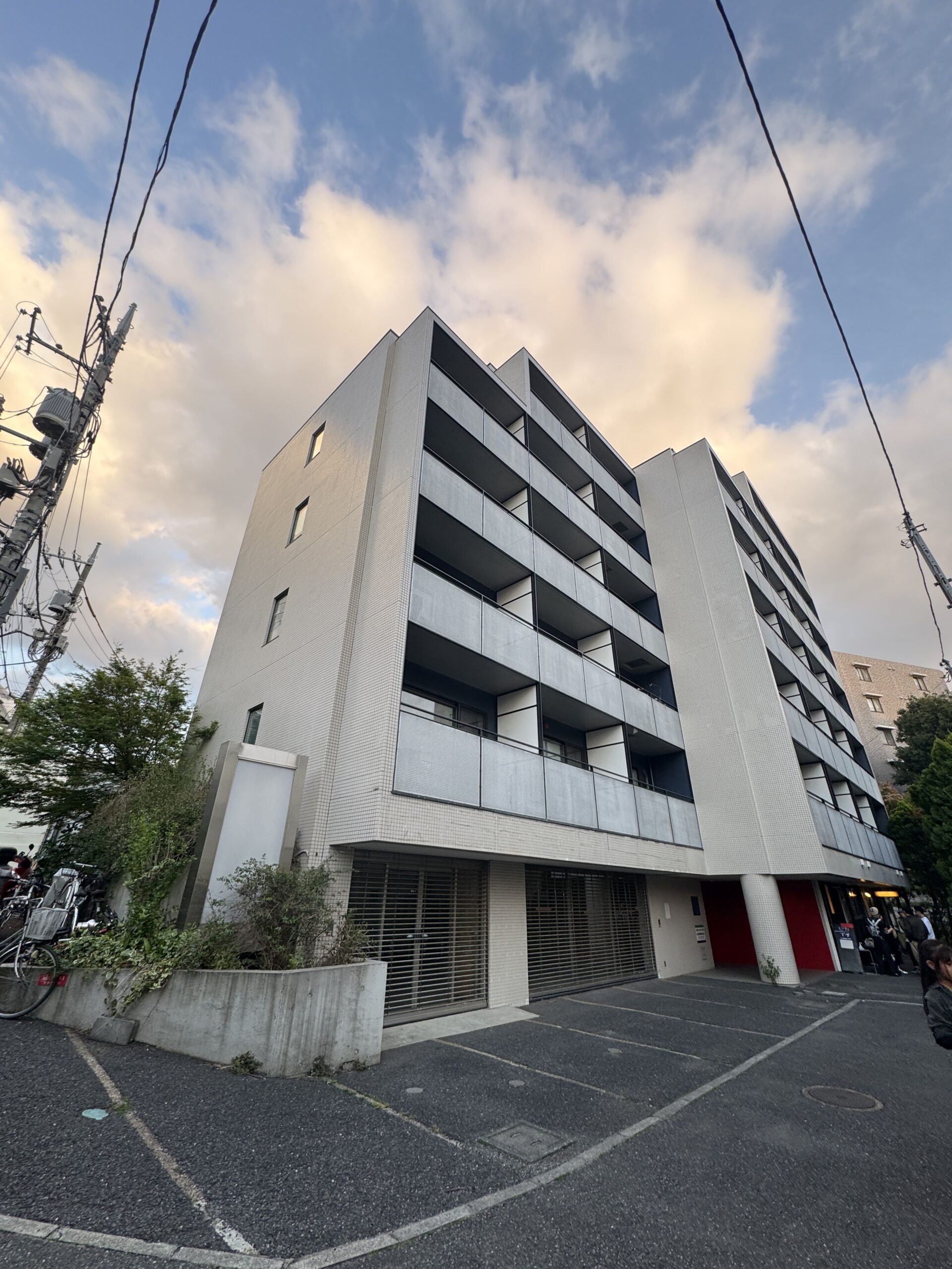 「下北沢駅」徒歩４分 茶沢通りから視認可能！クリニックとの親和性が高いエリア