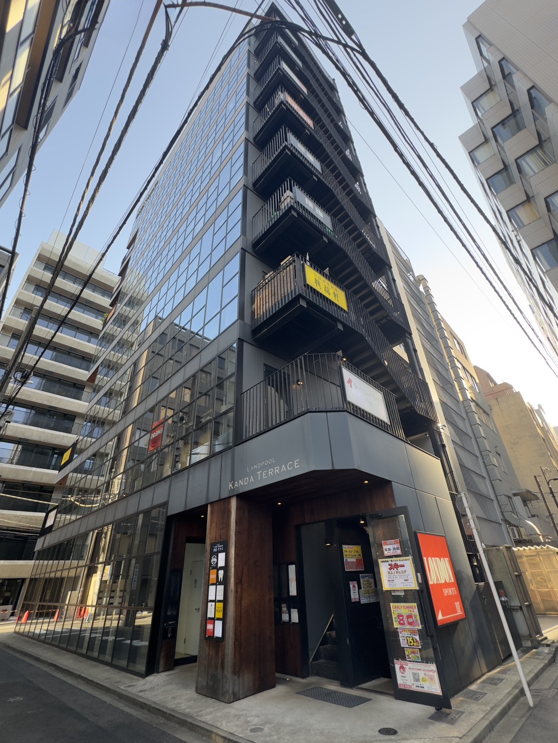 「小川町駅」徒歩１分 前面ガラス張りで視認性良好 五十通り沿いの１階テナント