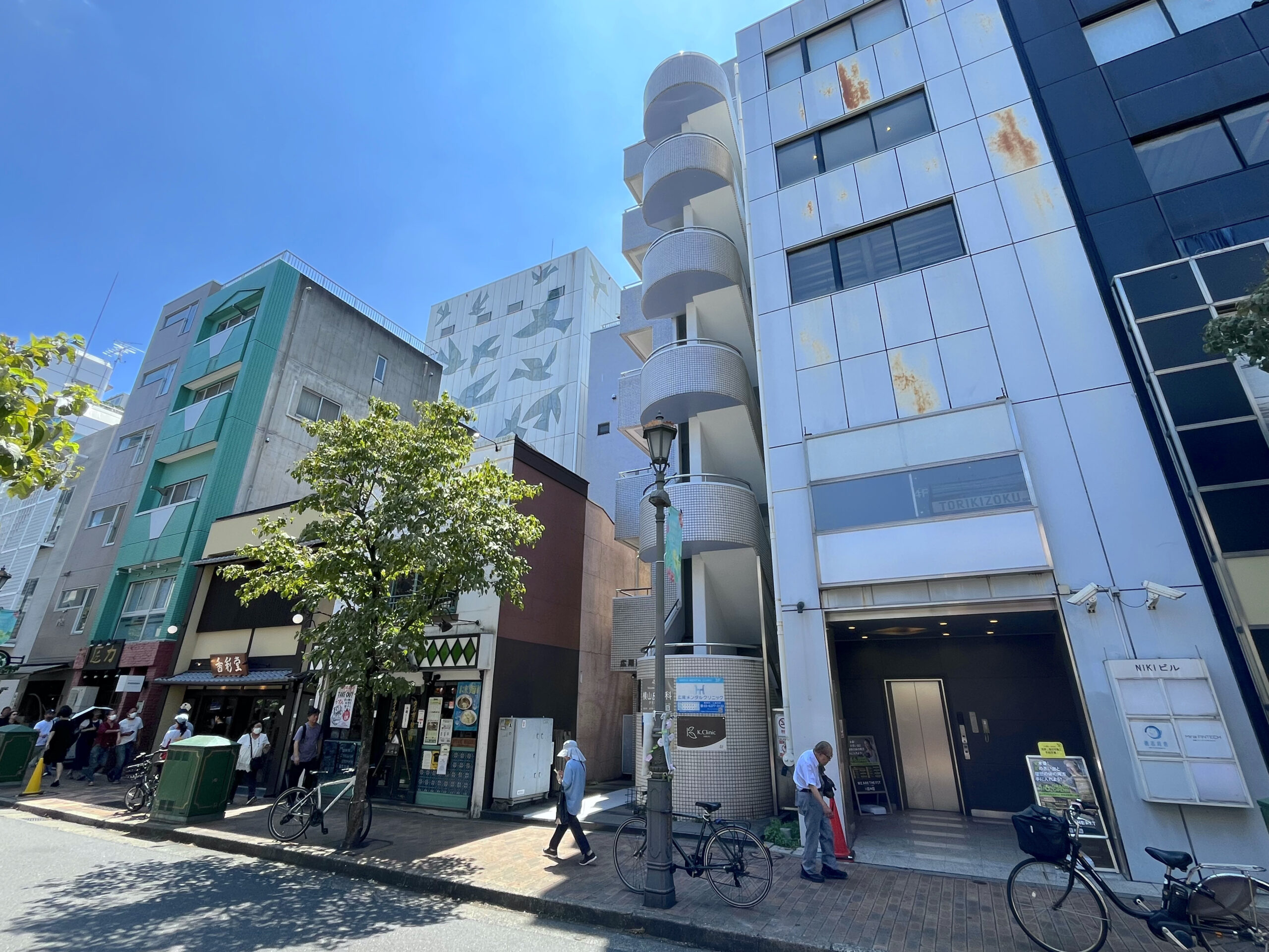 「広尾駅」徒歩４分 広尾商店街沿いにあるテナントビル物件
