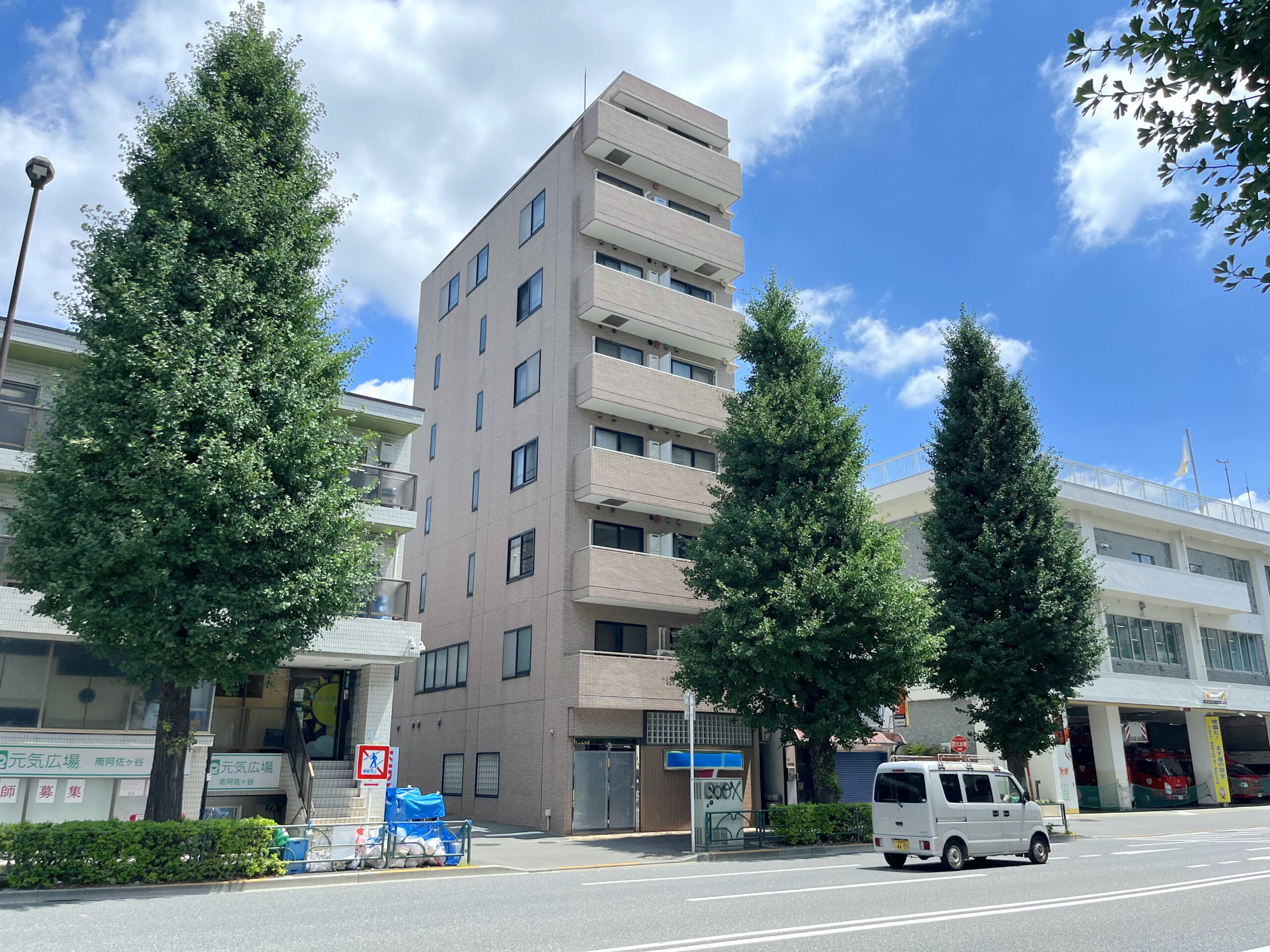 「南阿佐ヶ谷駅」徒歩３分 緑豊かな青梅街道沿い ２路線可能なテナント物件