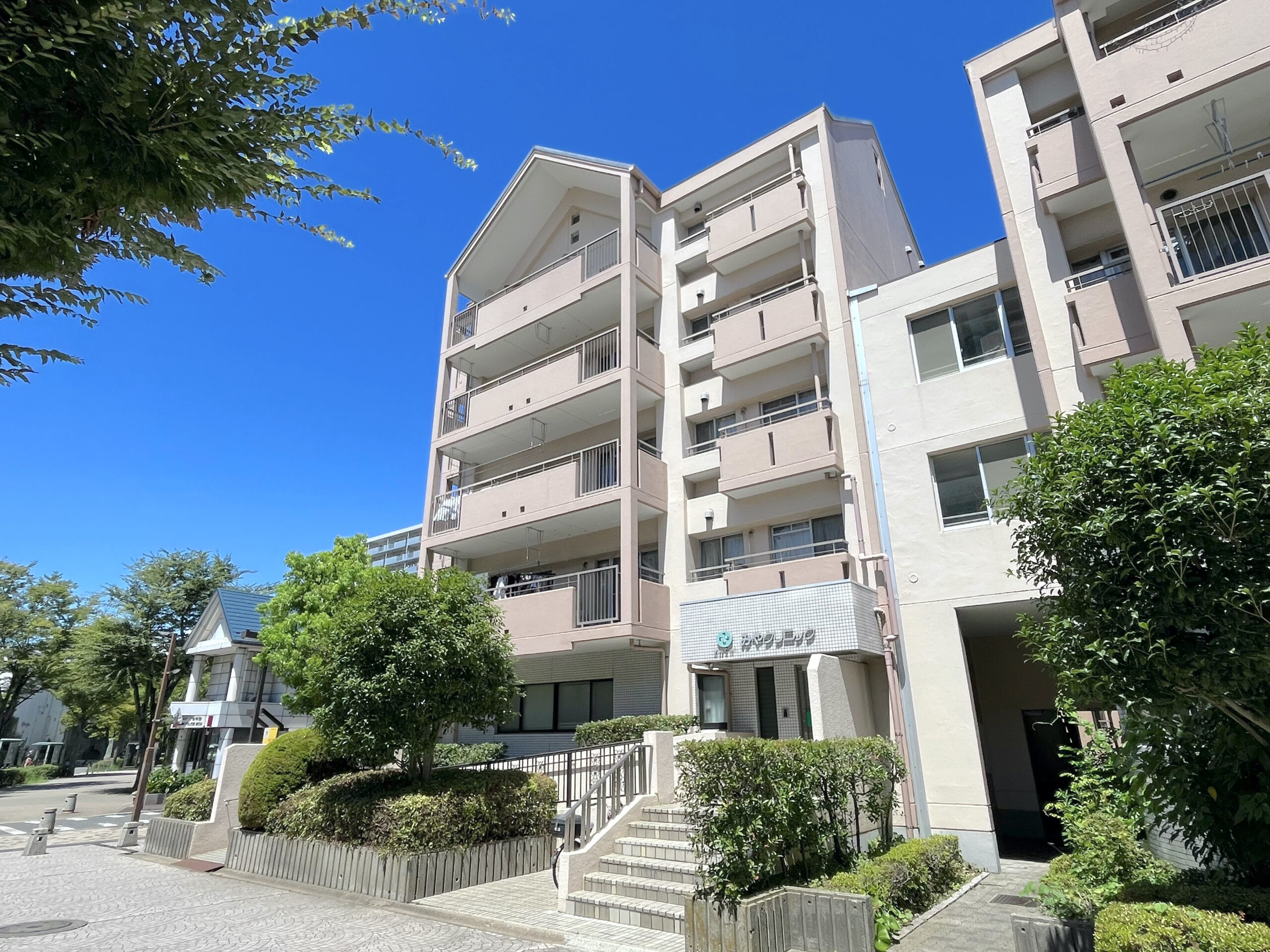 「東大島駅」徒歩１分 大島小松川公園と荒川の間にある駅前角地 テナント物件