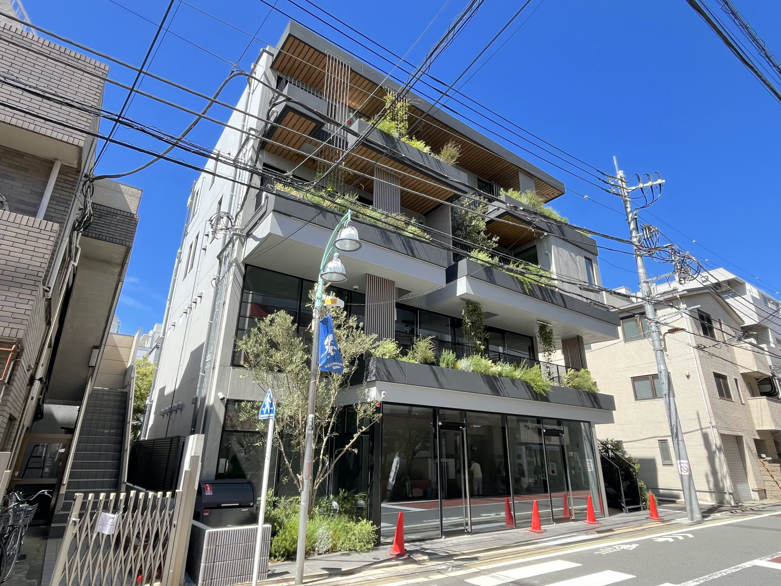 「学芸大学駅」徒歩３分 碑文谷公園通り沿い 新築２階テナント物件